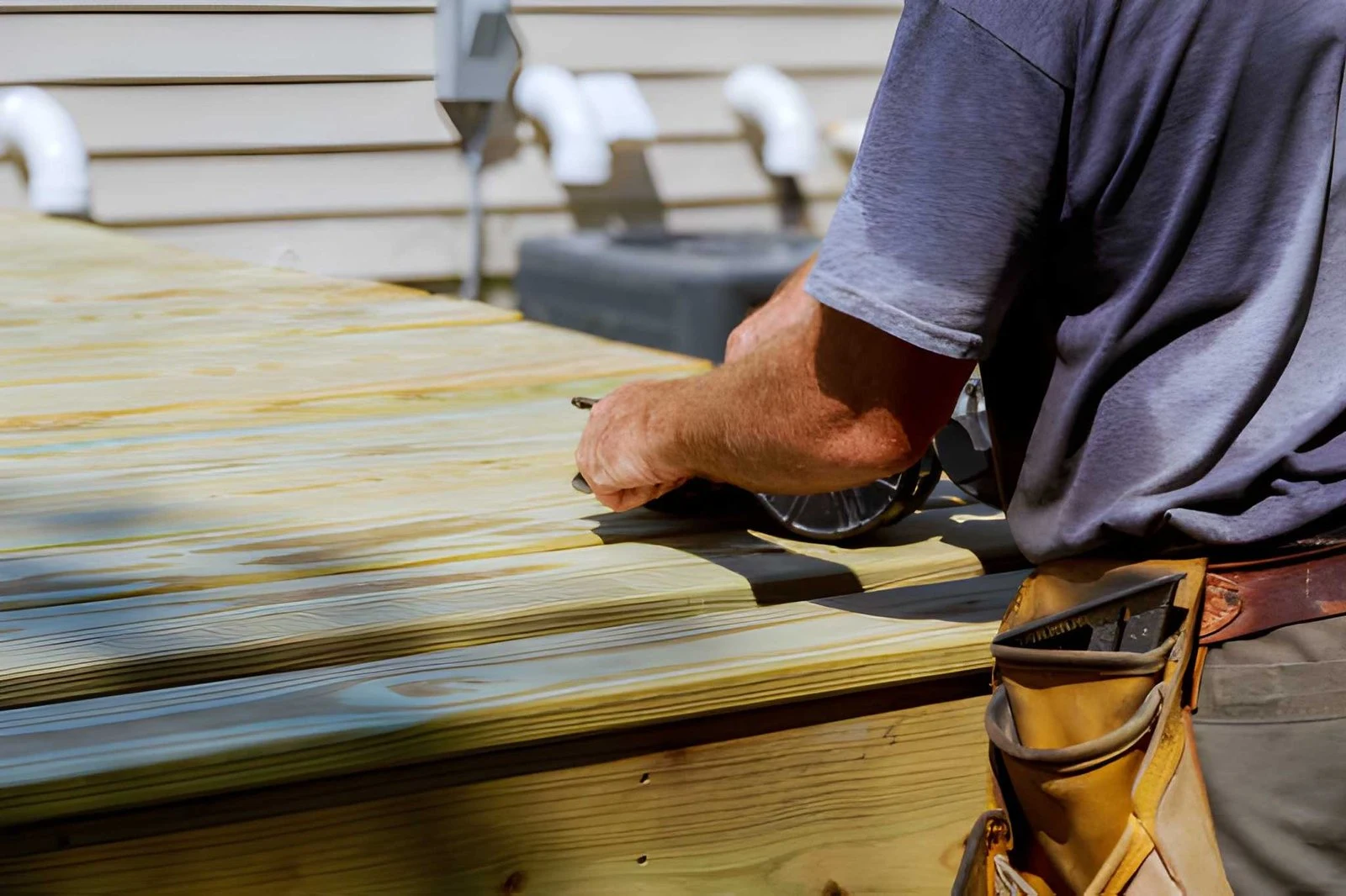 Professional Deck Builder in Queens