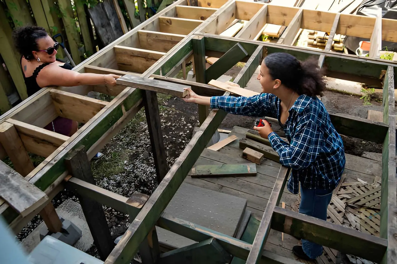 deck repair vs replacement cost